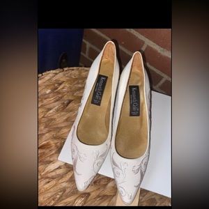 Perfect condition never worn out just tried on and they were small